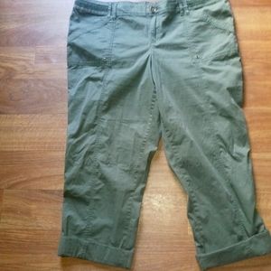 Women's size 22 Maurices green capris